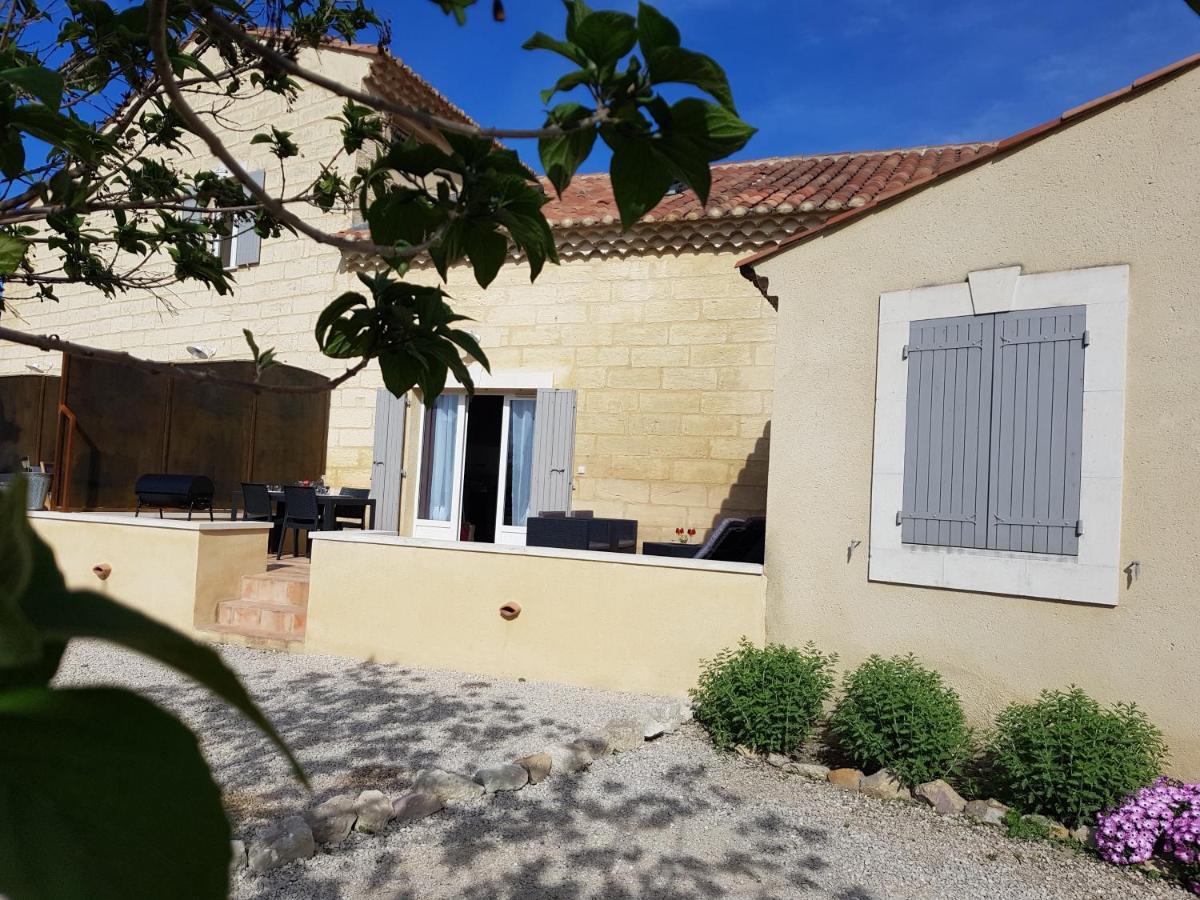 Le Mas Saint Jean Mézoargues المظهر الخارجي الصورة